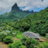 Site du CRIOBE à Moorea, Polynésie française, avec le musée Fare natura