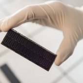Série de 28 cellules photovoltaïques pour illustrer le laboratoire IMN