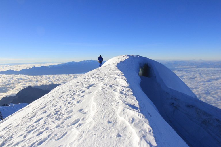 Sommet de l'Illimani à plus de 6 400 m lors du projet Ice Memory, en Bolivie