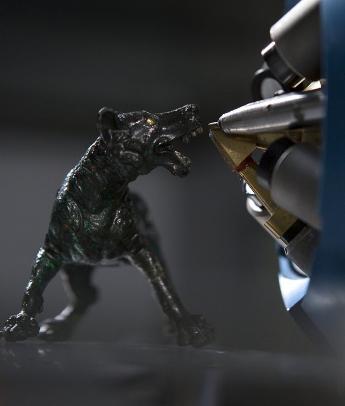 Bronze dog statuette (Bavay) analysed by the Grand Louvre accelerator for elemental analysis (Aglae). 